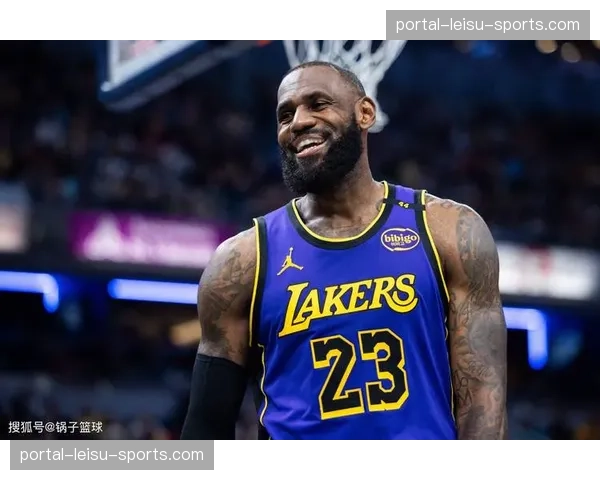 告别巡演?勒布朗-詹姆斯在客场比赛收到各队致敬视频 告别巡演?勒布朗-詹姆斯在客场比赛收到各队致敬视频