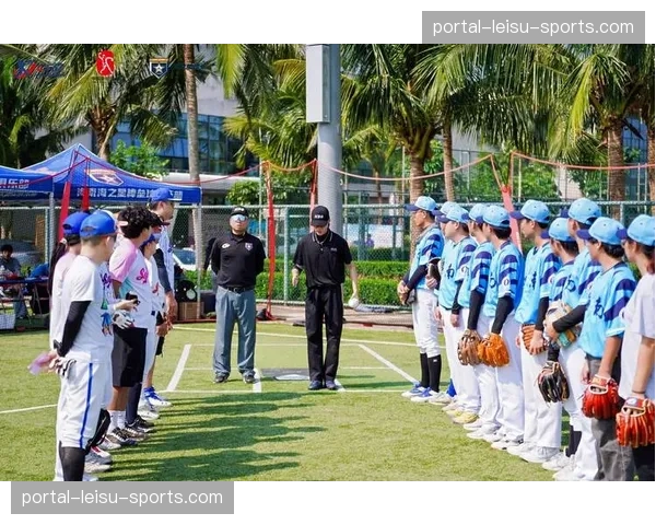 日本举办“企业女子垒球大会”，超过两百家公司队伍参赛